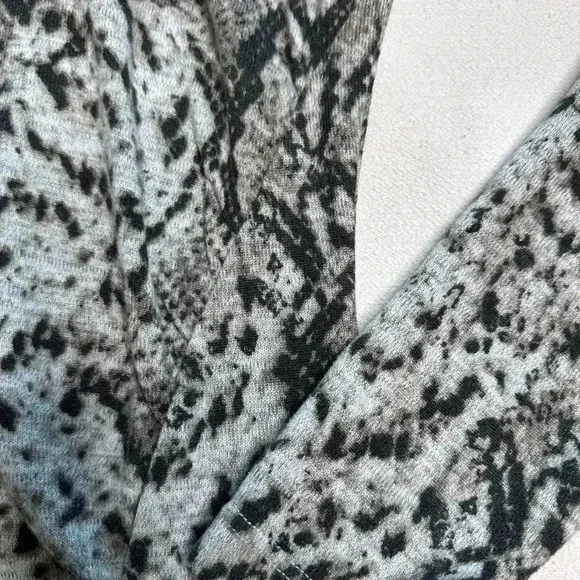 Dynamite snakeskin sweater dress - Picture 5 of 5